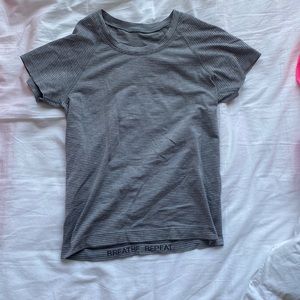 Lululemon, Swiftly Tee, race length, grey/black, size 6
